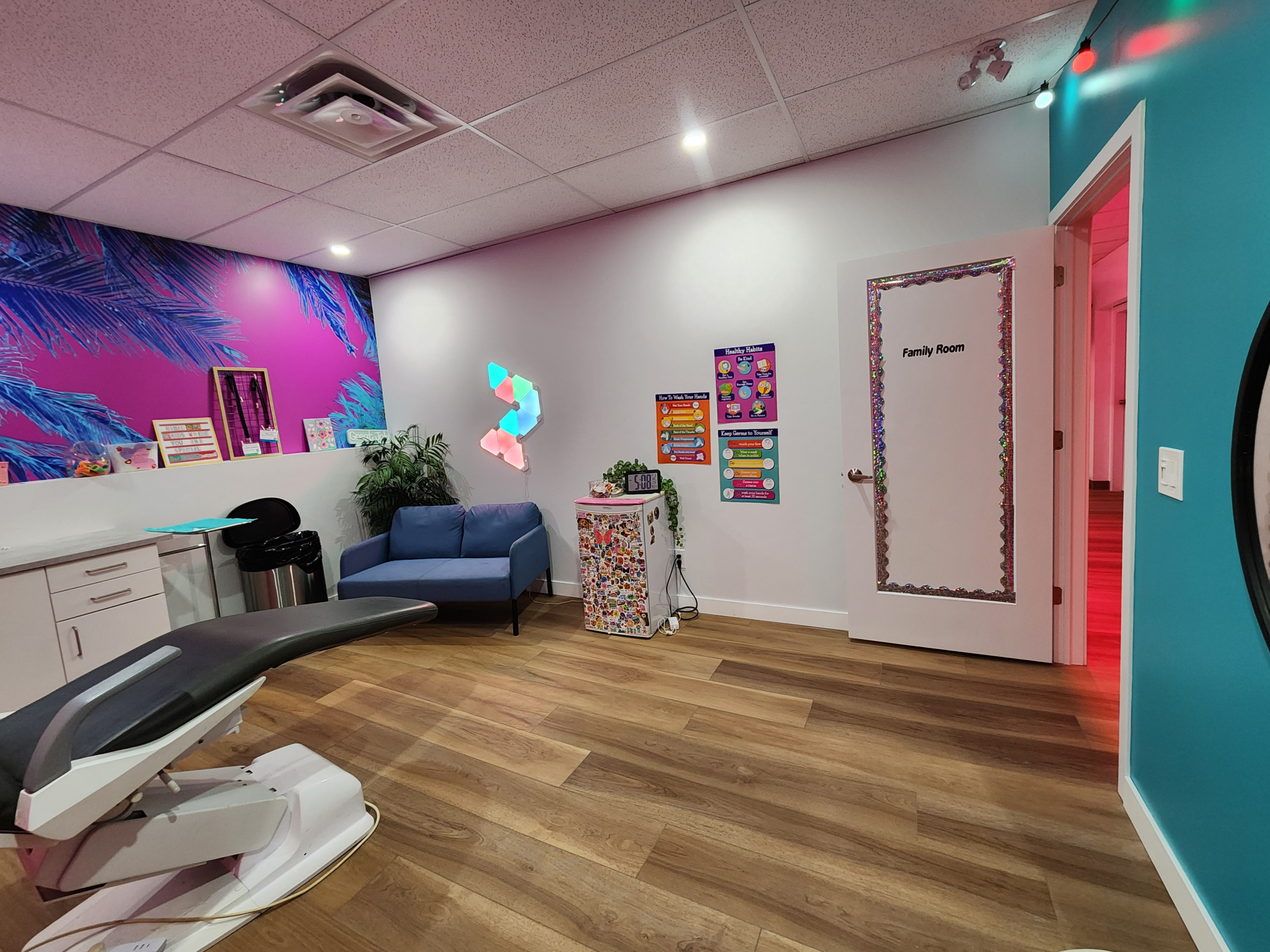 Tribal Expression Kids piercing chair and environment